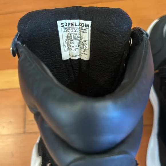 Sorel Women's Kinetic RNEGD Conquest Boot — Waterproof Leather Winter Boots - Picture 5 of 6